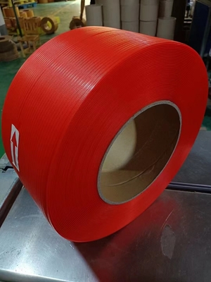 ANIMALE DOMESTICO della macchina imballatrice che attacca la cinghia variopinta della banda per imballaggio di plastica