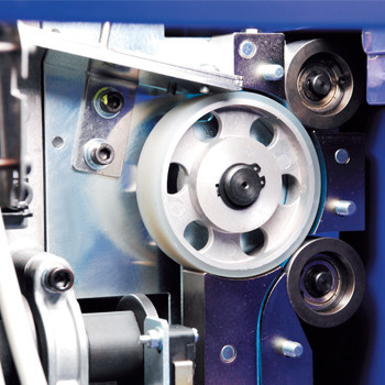 Unisca la larghezza automatica robusta tenuta in mano dei semi 12mm della macchina del pacchetto regolabile