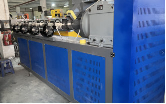 Singola linea di produzione della cinghia della vite 90mm pp doppio sistema di memoria dell'uscita