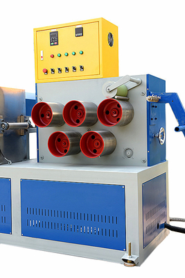L'alimentatore pp di vuoto attacca lo SpA della macchina dell'estrusione della banda controlla 180-150kgs/H elettrico