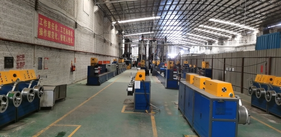 Macchina per la fabbricazione di cinture in PET a 3 viti a vite singola Capacità 280 ~ 320 kg all'ora