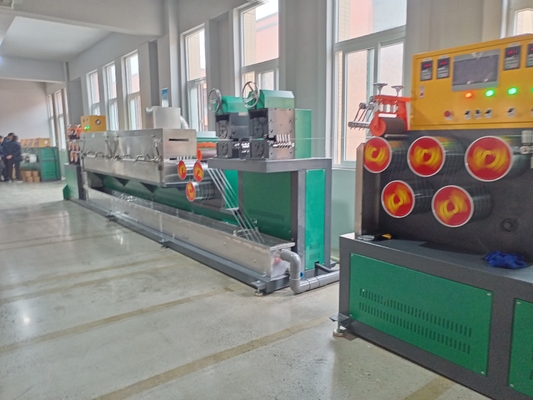 Macchina per la fabbricazione di cinture in PP con spessore di cintura personalizzabile da 0,4-1,2 mm e materia prima