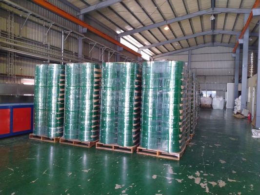 Linea di estrusione di cinghia in PET GUGAO Motor per materia prima in PET o fiocchi di bottiglie in PET riciclate