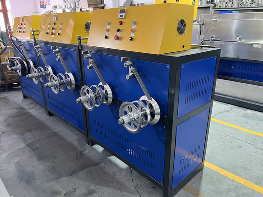 Macchina per la produzione di nastri PET di precisione con ingranaggi induriti e matrici regolabili