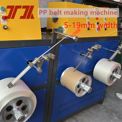 Linea di estrusione di fasce a quattro cinghie di plastica PP completamente automatica da 250-290 kg/h con avvolgitore automatico