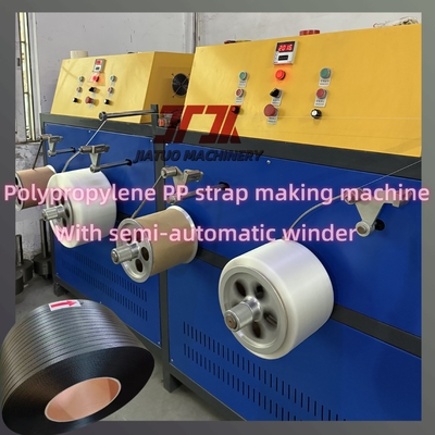 Linea di produzione reggetta in PP con capacità di 380KG/H con controllo PLC e cambio non-stop