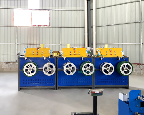 Avvolgitore per macchina con cinturino in plastica PP a controllo elettrico con doppio disco