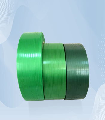 La cinghia d'imballaggio di plastica verde del poliestere ha spaccato l'imballaggio d'acciaio resistente dei mattoni della pietra
