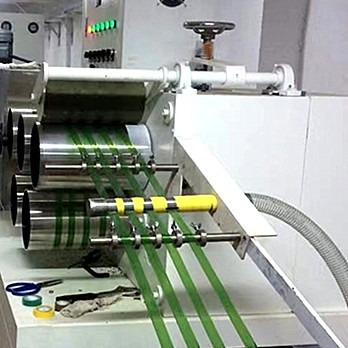 Linea potere dell'estrusione della cinghia dell'ANIMALE DOMESTICO di tensione 120KW di spessore 850kg di 0.4-1.2mm