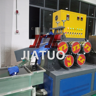 Materiale di frantumazione 100% PET 9-32mm PET Strap Making Machine Con 2.5m2 Area di filtrazione E sistema di controllo PLC