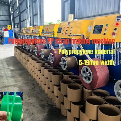 200-300 m/min Velocità di funzionamento Pp Linea di estrussione per cinture per 100-600 kg/h Alta capacità
